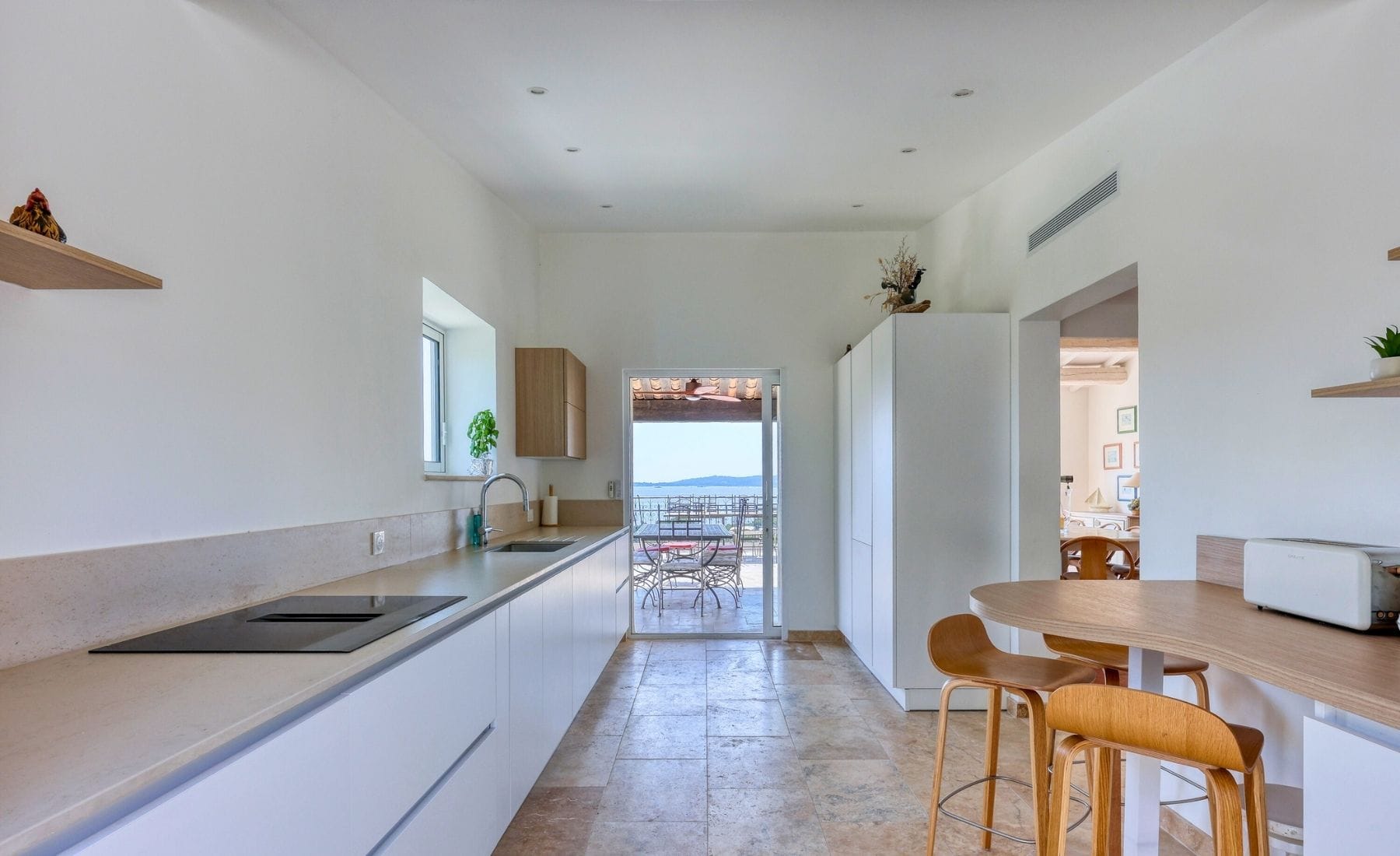 Cuisine moderne villa de luxe Sainte-Maxime pour location vacances