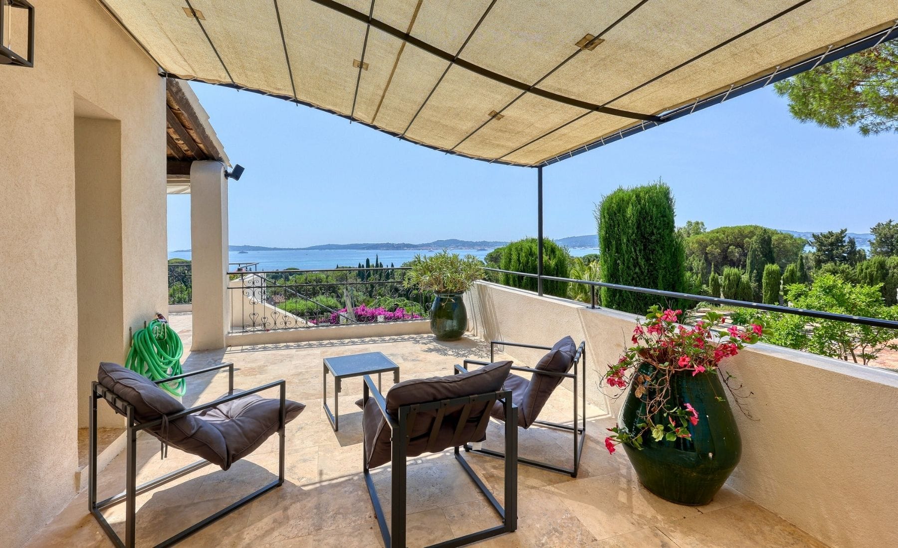 Villa de luxe Sainte-Maxime avec vue mer panoramique sur Saint-Tropez