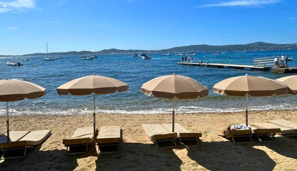 Accès exclusif à la plage depuis la villa La Chantyvière, Sainte-Maxime Accès exclusif à la plage depuis la villa La Chantyvière, Sainte-Maxime