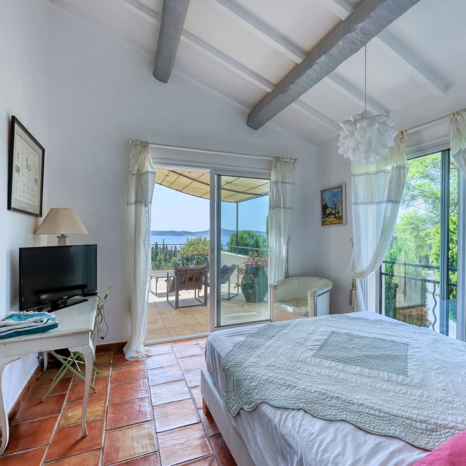 Chambre avec terrasse et panorama sur le Golfe de Saint-Tropez
