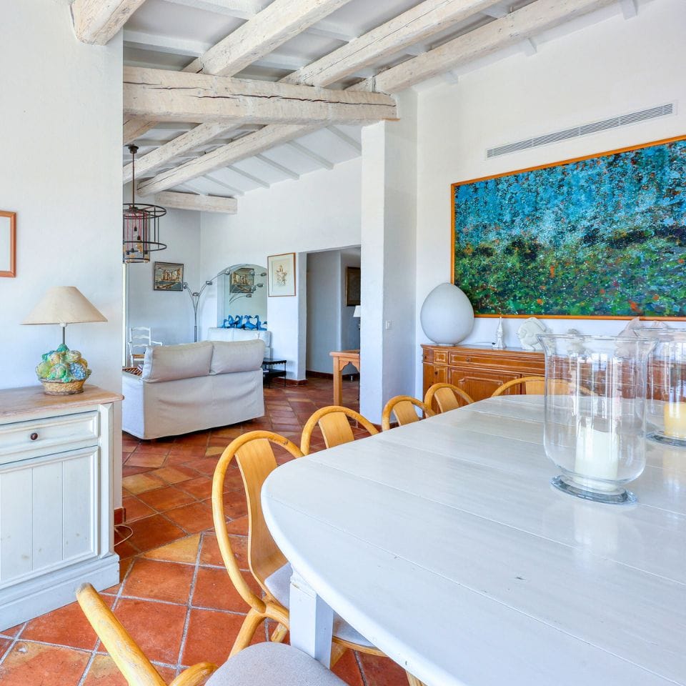 Élégance et raffinement à la méditerranéenne dans chaque pièce