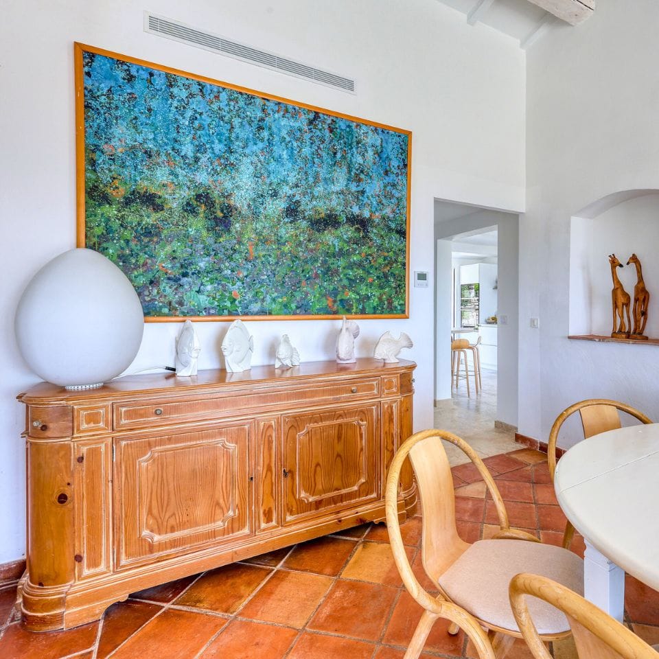 Intérieurs élégants reflétant l’art de vivre méditerranéen