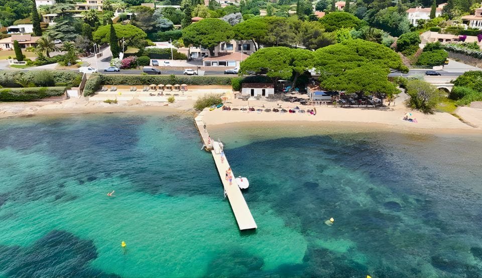 Plage privée de Guerrevieille à proximité de la villa La Chantyvière Plage privée de Guerrevieille à proximité de la villa La Chantyvière