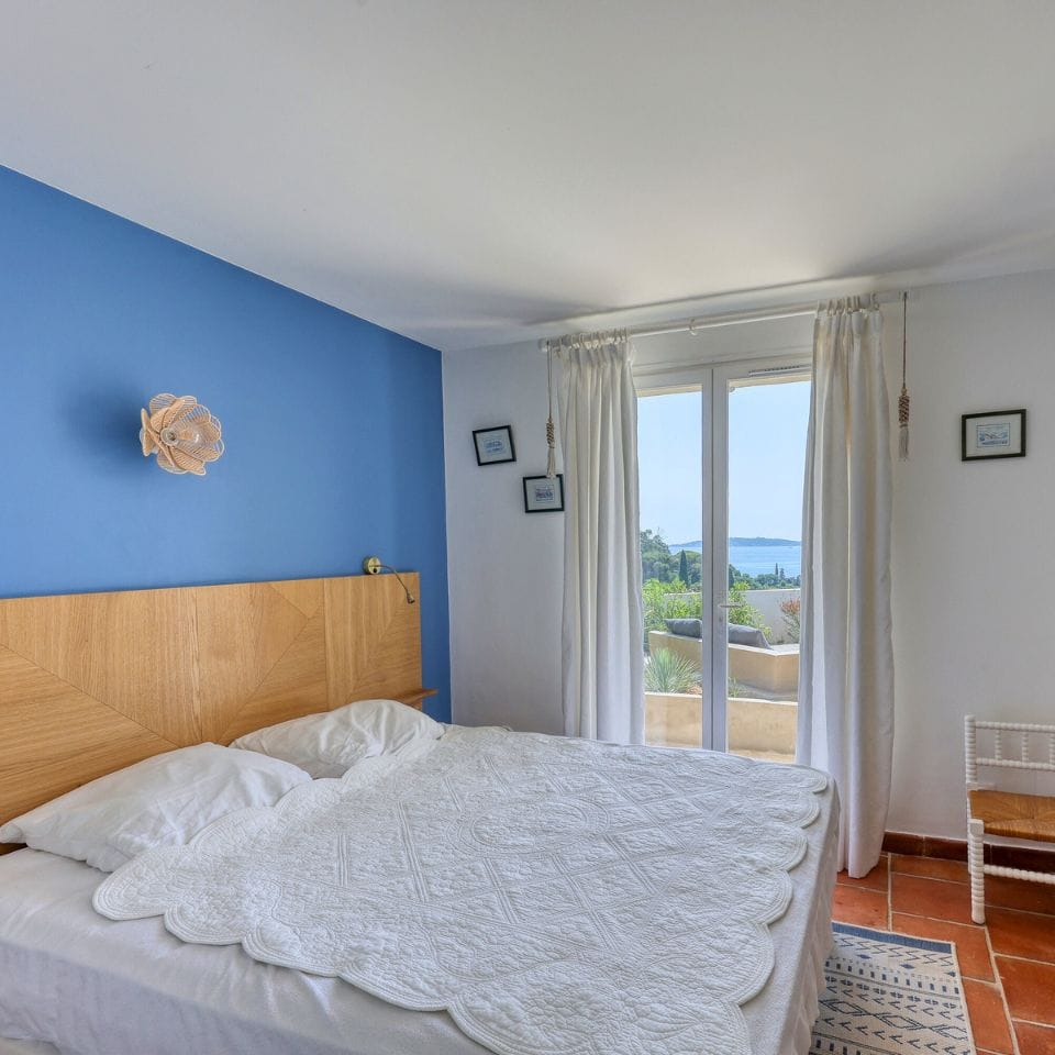 Villa La Chantyvière – Chambres raffinées avec vue sur la Méditerranée