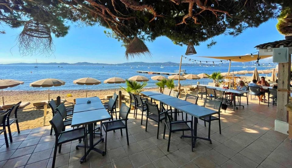 Vue mer depuis le restaurant de la plage privée Vue mer depuis le restaurant de la plage privée