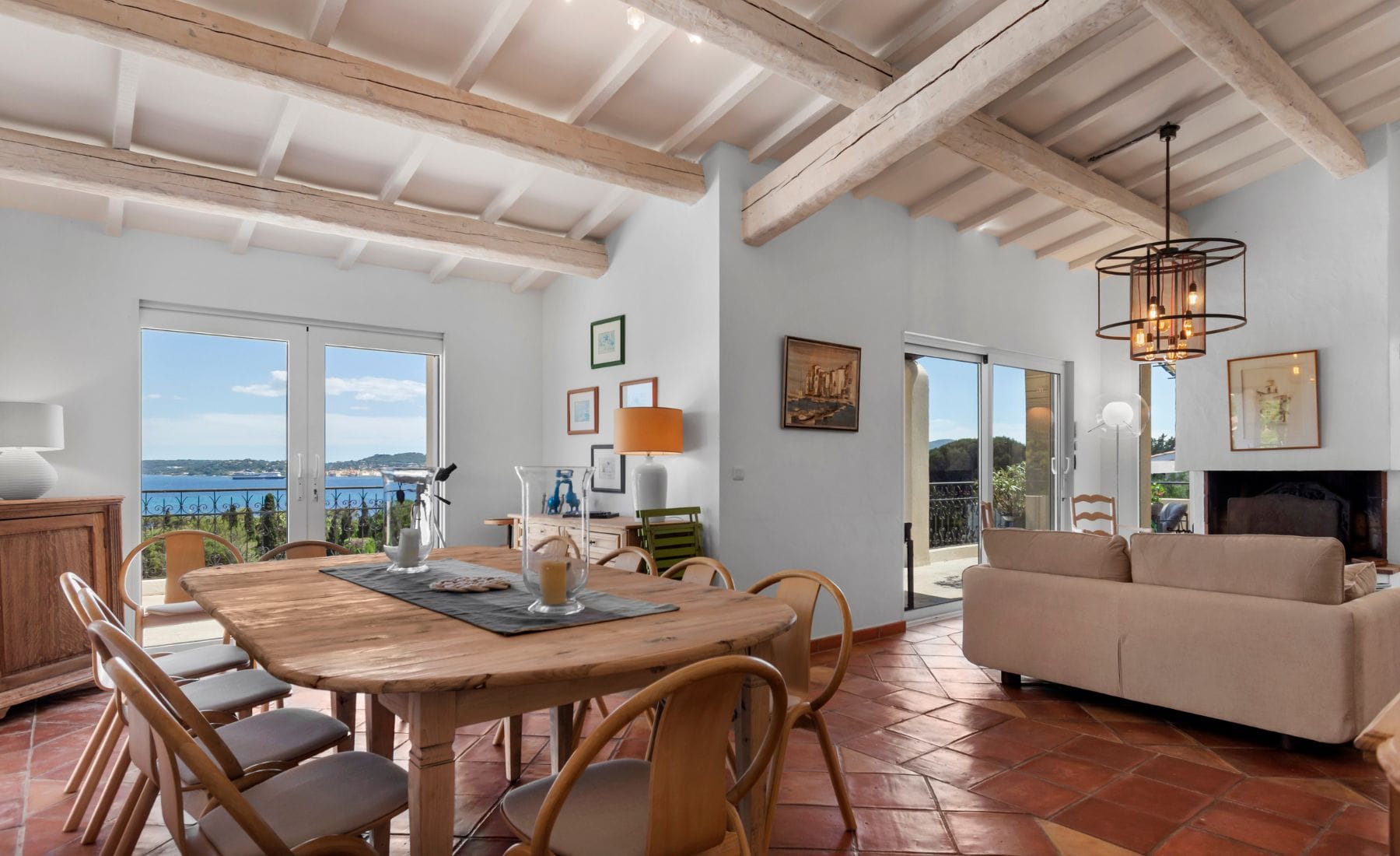 Salle à manger 16 personnes villa famille Salle à manger pour 16 personnes villa familiale de luxe à Sainte-Maxime